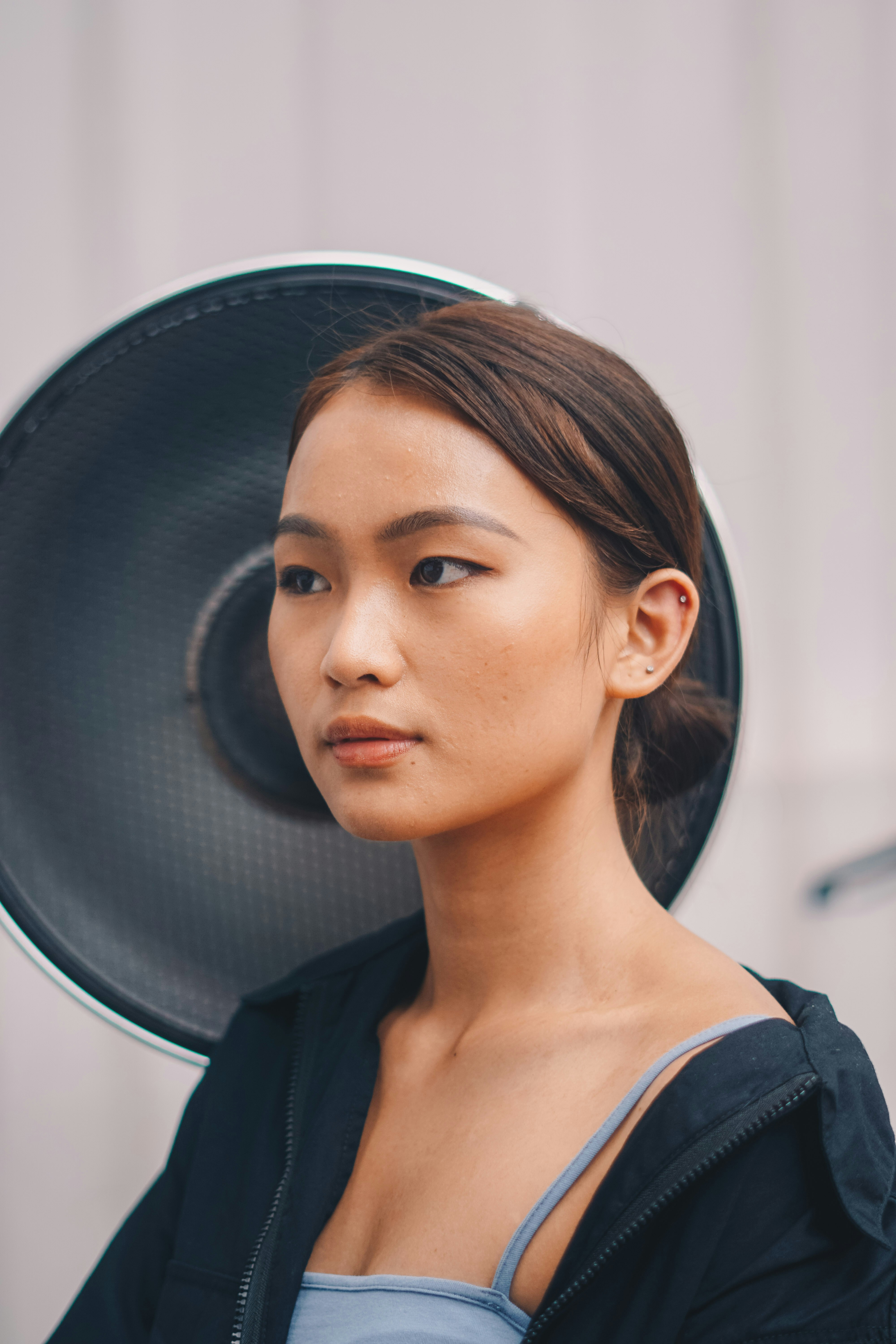 高清封面：霓光追击