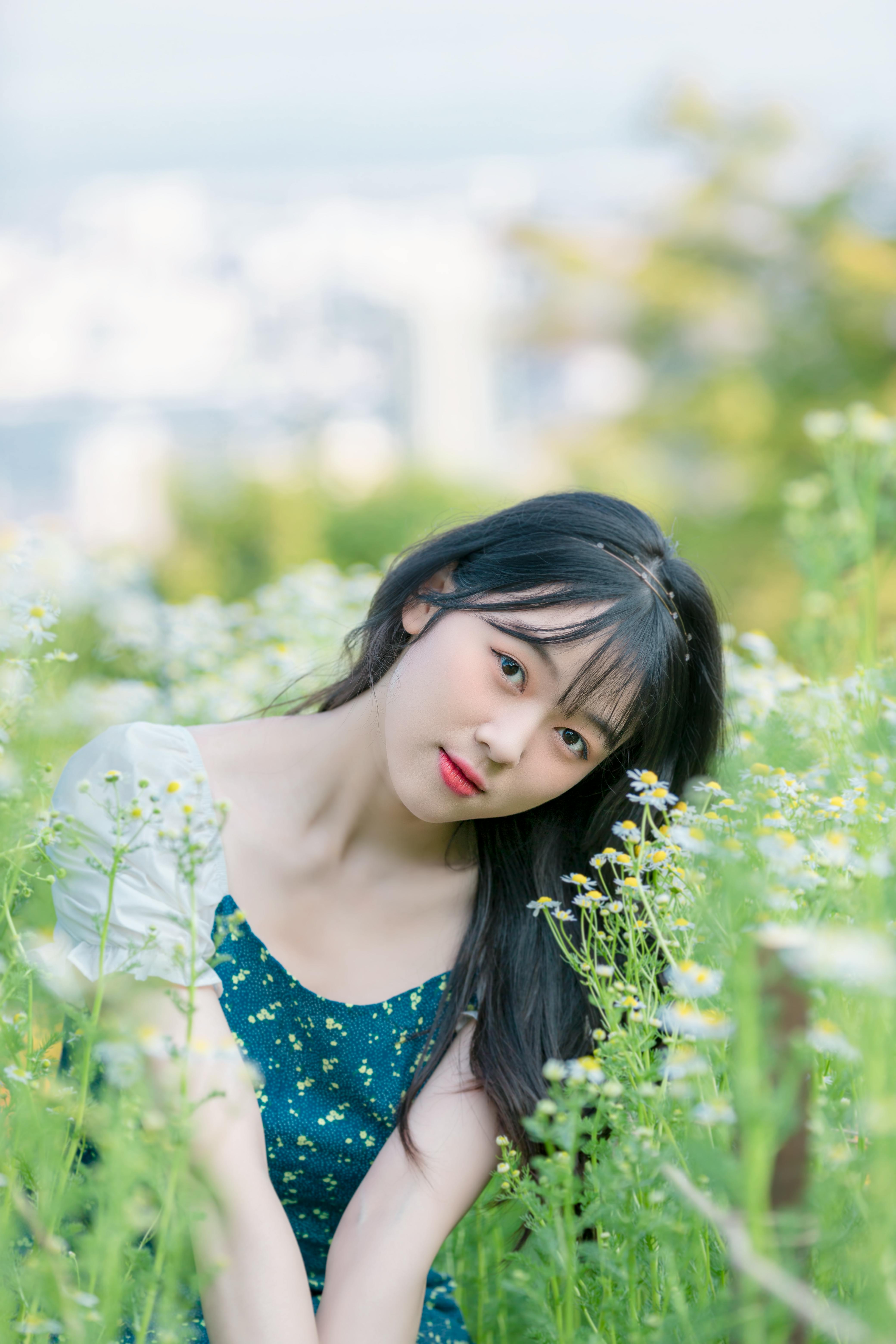 白桃少女：妆造与穿搭的轻甜平衡